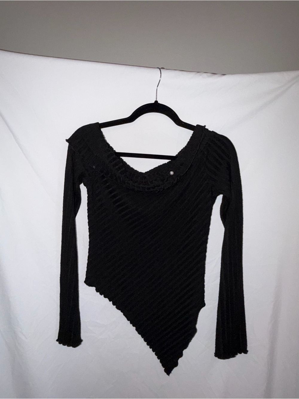 Black Off-the-Shoulder Asymmetric Ribbed Top with Pearl
